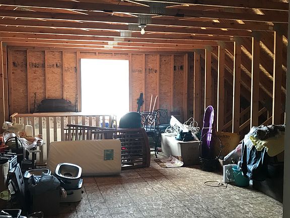 5th image of 1263 Queensway Dr