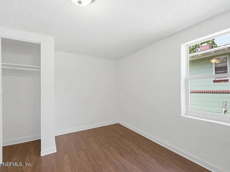 1823 W 44th St — Photo 9