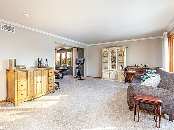 5th image of 8314 Heather Ln