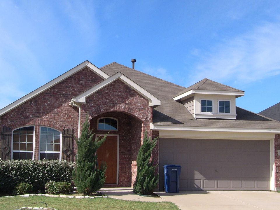 1st image of 212 Parakeet Dr