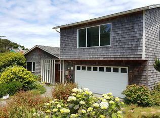 1145 Newport Ave, Bandon, OR 97411