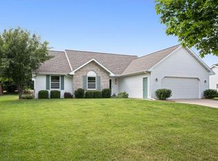 1155 Pawn Dr, Green Bay, WI 54313