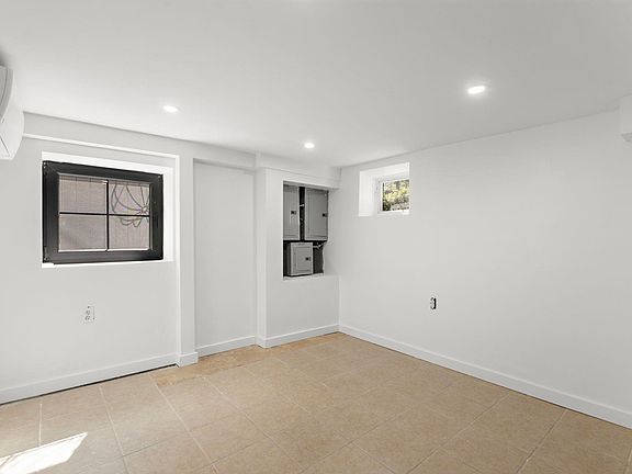 4th image of 138 Central Ave #B