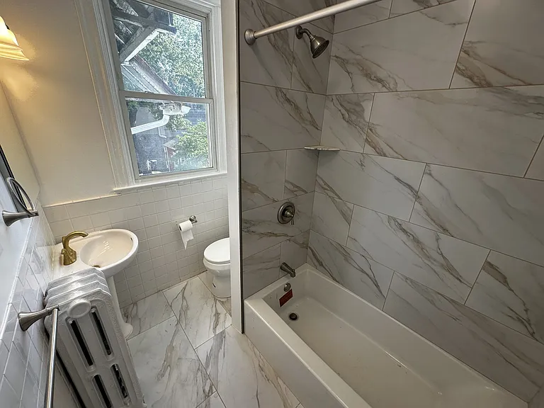 1223 F St NE — Photo 10