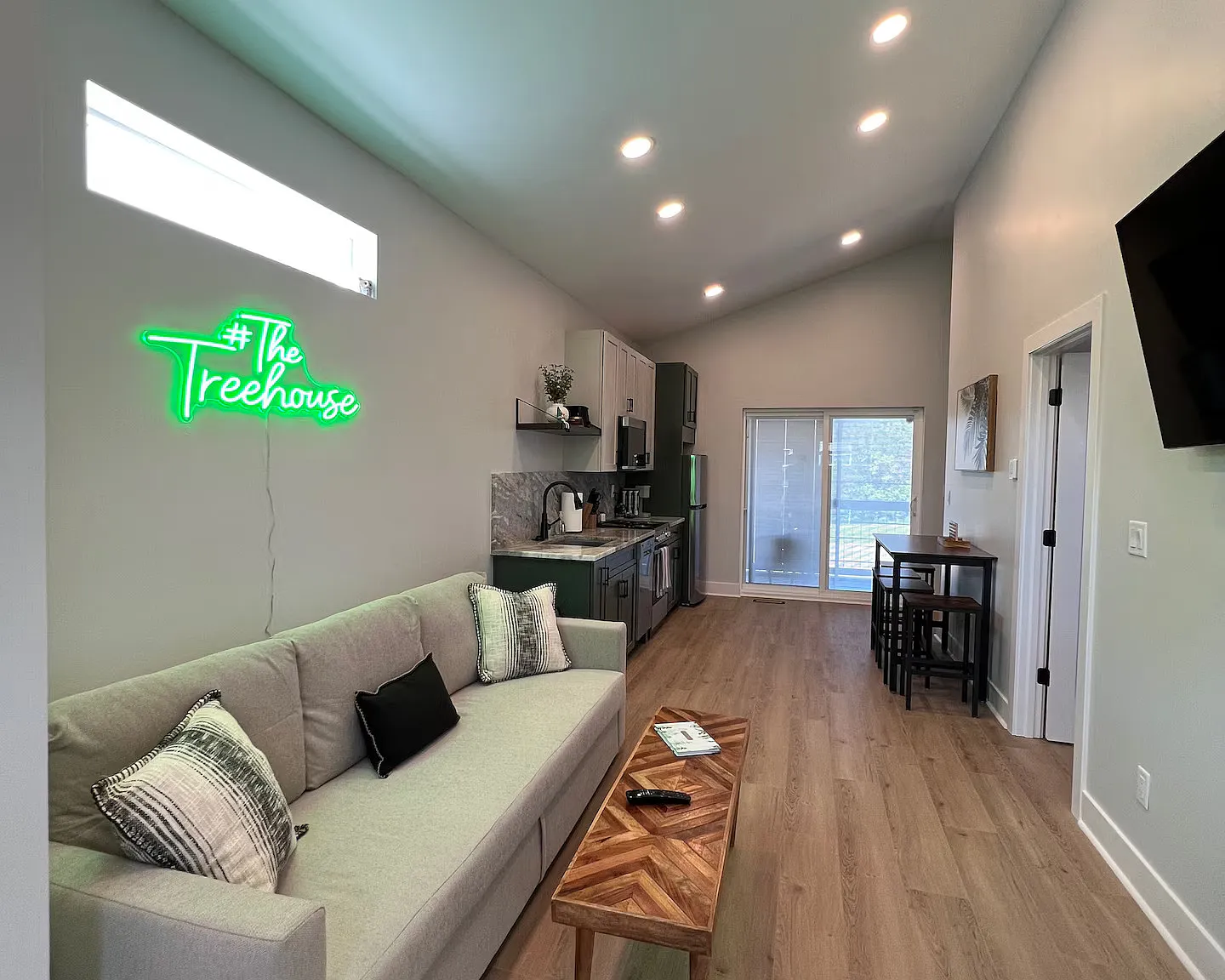 2 bed, $1,500 — Photo 1