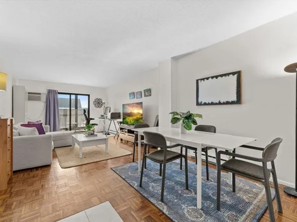 2353 Massachusetts Ave APT 44, Cambridge, MA 02140