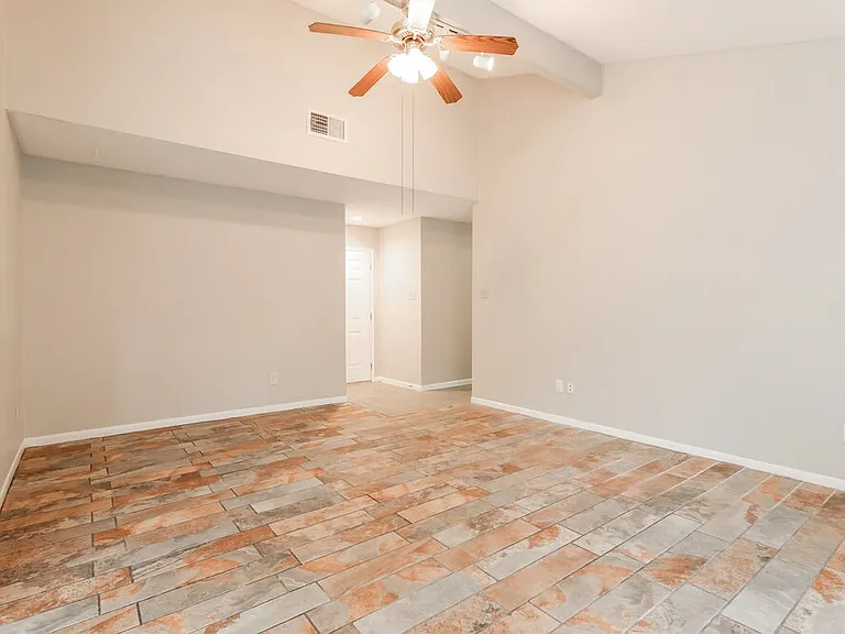 4015 Adonis Dr — Photo 5