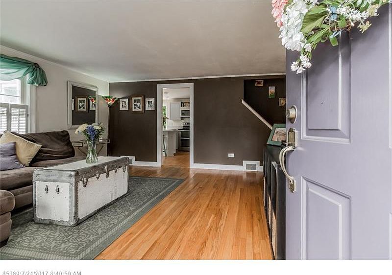 2nd image of 36 Sumac St