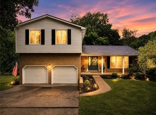 4067 Briarwood Dr, Jeannette, PA 15644