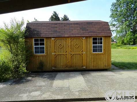3rd image of 704 Welsey Dr