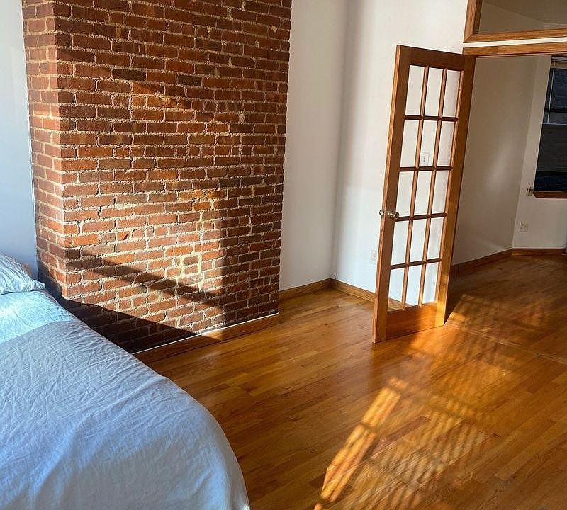 1st image of 22 Saint Marks Pl APT 8