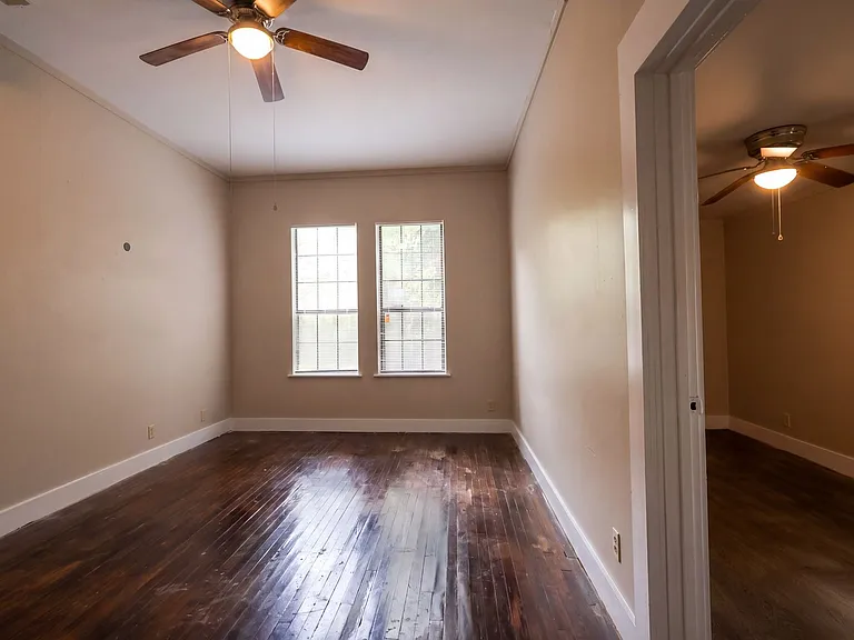 1544 Gilbert Dr — Photo 16