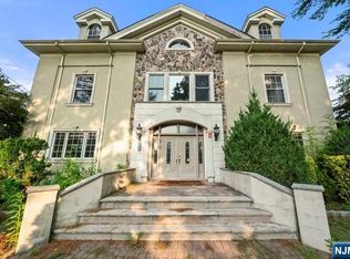 1025 Palisade Ave, Fort Lee, NJ 07024