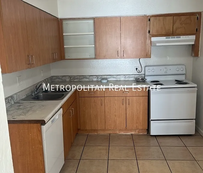 4829 N 37th Ave #4 — Photo 12