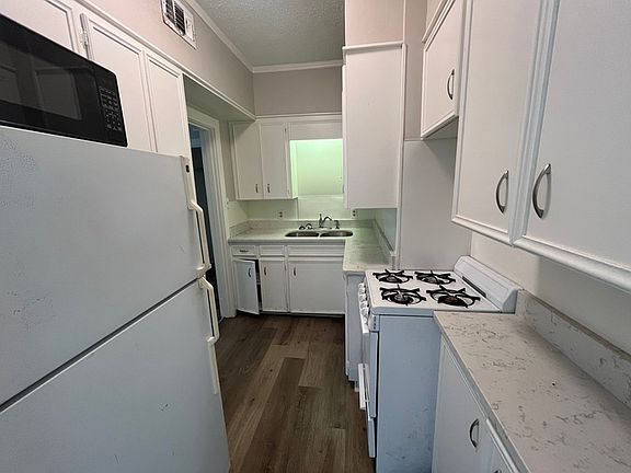 5th image of 1020 Kavanaugh Blvd #D