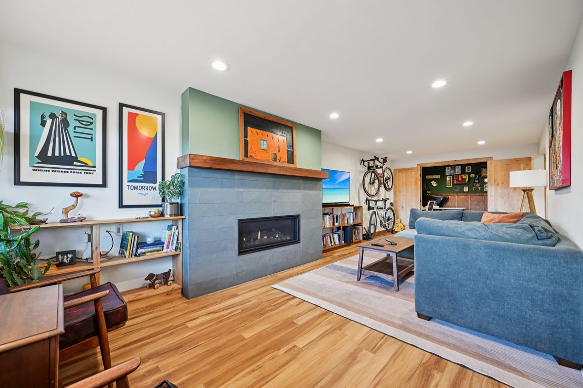 next background image