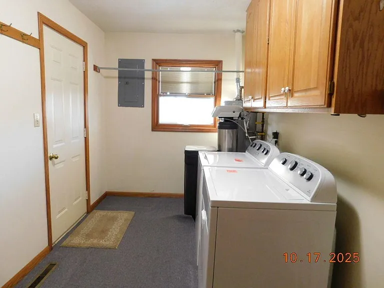 1710 Alpha St — Photo 17