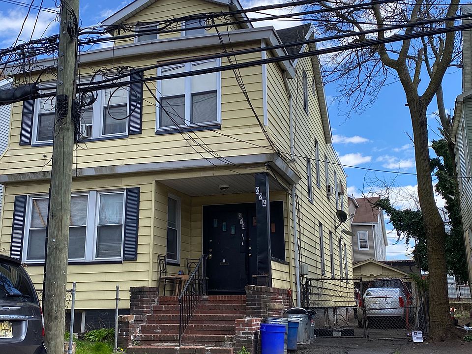 2nd image of 224 Wainwright St