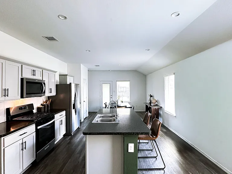 5330 Castlebury Meadows Dr — Photo 21