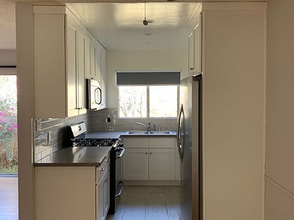 2nd image of 3609 Mentone Ave APT 7
