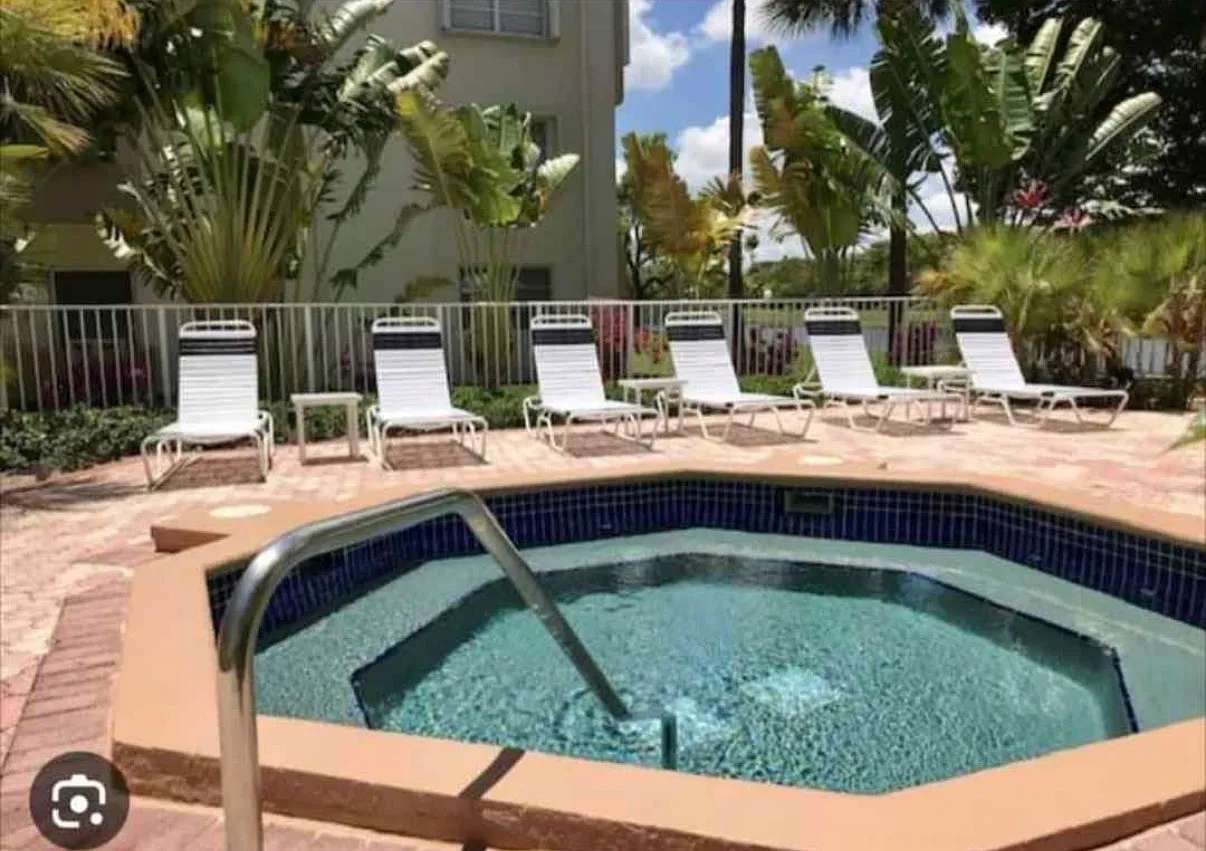 1 bed, 1.5 bath, 850 sqft, $1,925 — Photo 2