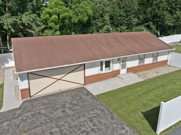 2912 Grove Ln, Cary, IL 60013