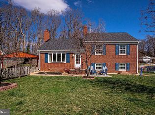 7601 Mendota Pl, Springfield, VA 22150