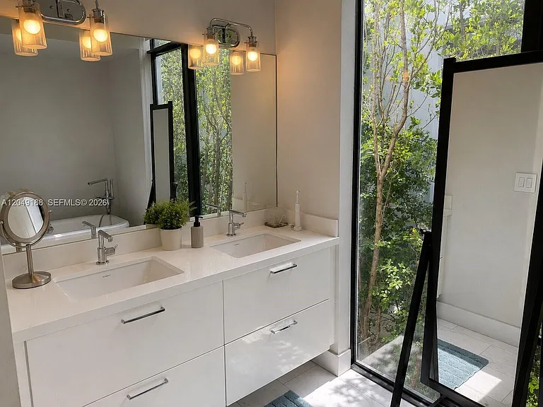 8631 Arboretum Ln — Photo 21