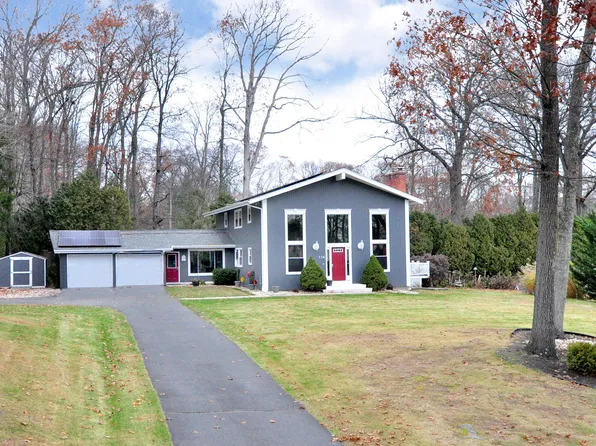 114 El Toro Drive, Bristol, CT 06010