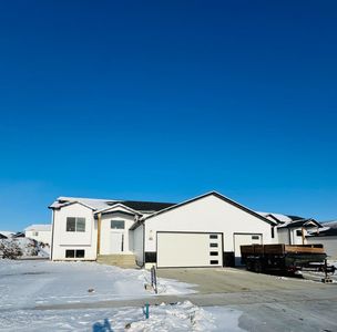 134 Mulberry Loop NE, Minot, ND, 58703