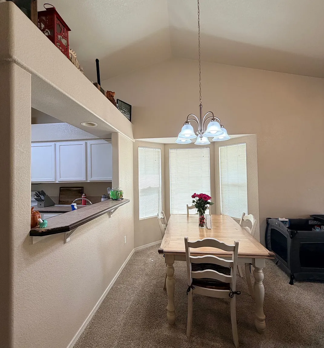 3 bed, 1321 sqft, $2,700 — Photo 4