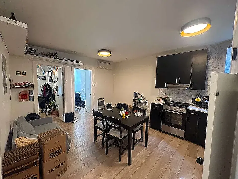 38 Cooper St #403