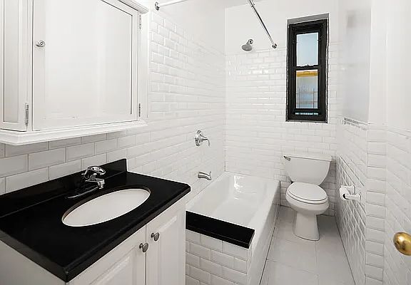 3rd image of 155 W 71st St APT 4B