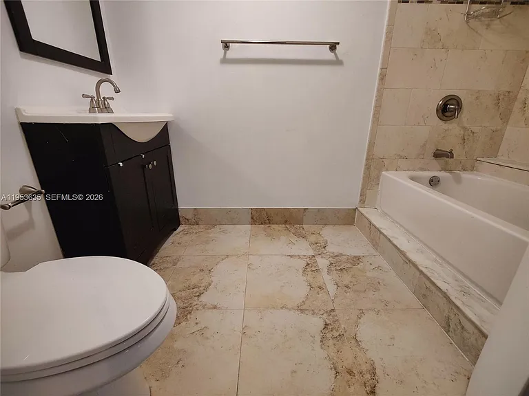 181 Wimbledon Lake Dr — Photo 21