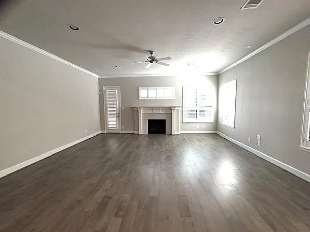 5018 Dickson St — Photo 14