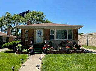740 Worcester Ave, Westchester, IL 60154