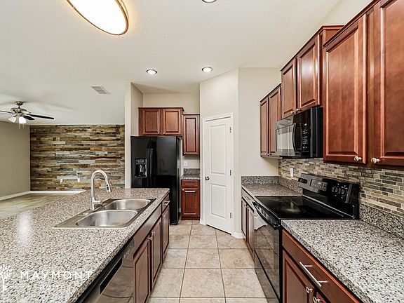 5th image of 15442 Wicked Strong St