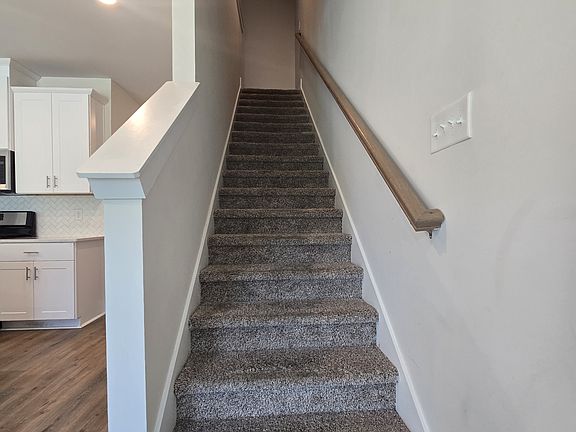 3rd image of 623 Millwright Way #1