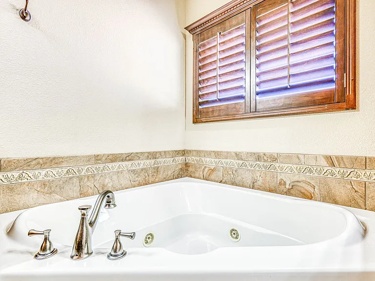 6459 Snowheights Ct — Photo 45