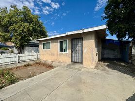 549-553 S Linden St, Pomona, CA