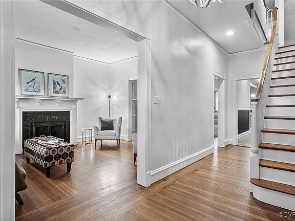 4th image of 3010 Kensington Ave