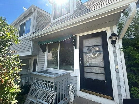 3rd image of 614 Longfellow Dr
