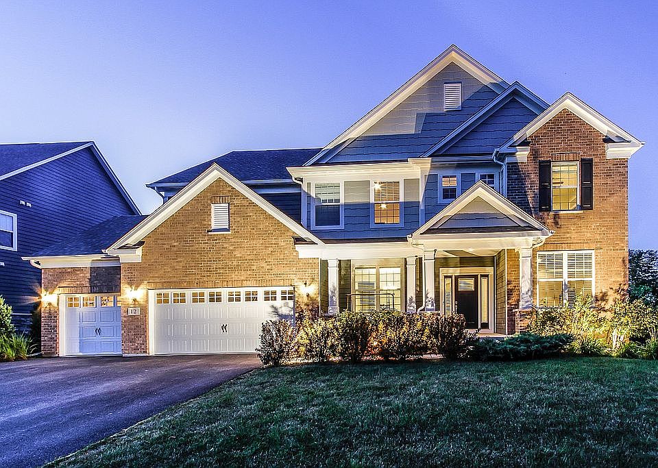 1st image of 12 Bradbury Ln