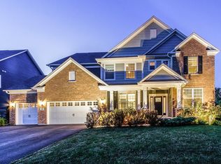 12 Bradbury Ln, Hawthorn Woods, IL 60047