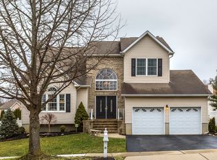 8 Reagan St, Old Bridge, NJ 08857