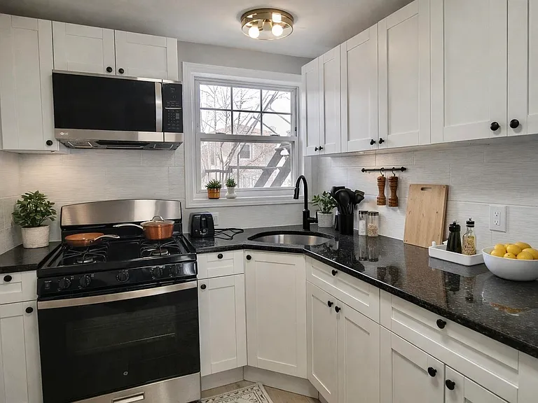 6119 Jefferson St #2 — Photo 8