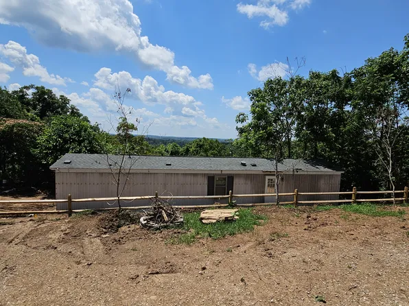 14 Dunsinane Dr, Parkersburg, WV 26104