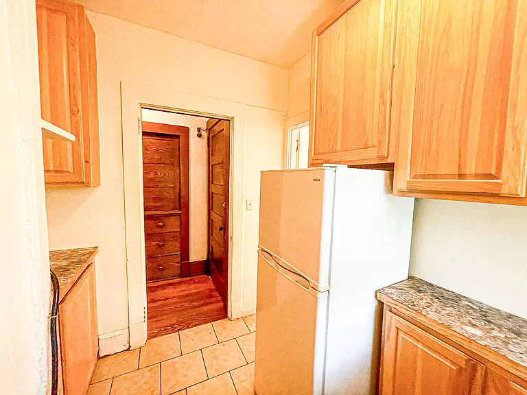 207 Kelvin Pl — Photo 12