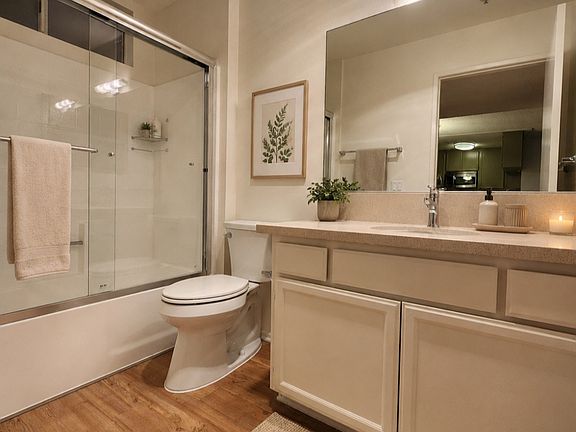 3rd image of 328 S Cloverdale Ave #2B-2Ba-850Sqft