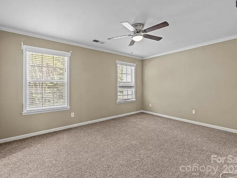 7607 Abigail Glen Dr — Photo 11